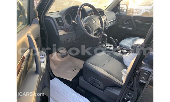 اشتري Imported Mitsubishi Pajero Noir سيارة في Import - Dubai في Rwanda اشتري Imported Mitsubishi Pajero Noir سيارة في Import - Dubai في Rwanda