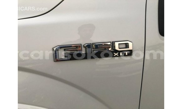 اشتري Imported Ford V8 Blanc سيارة في Import - Dubai في Rwanda اشتري Imported Ford V8 Blanc سيارة في Import - Dubai في Rwanda