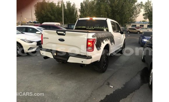 اشتري Imported Ford V8 Blanc سيارة في Import - Dubai في Rwanda اشتري Imported Ford V8 Blanc سيارة في Import - Dubai في Rwanda