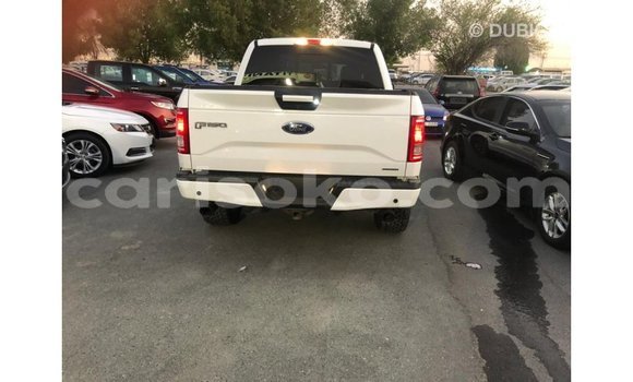اشتري Imported Ford V8 Blanc سيارة في Import - Dubai في Rwanda اشتري Imported Ford V8 Blanc سيارة في Import - Dubai في Rwanda