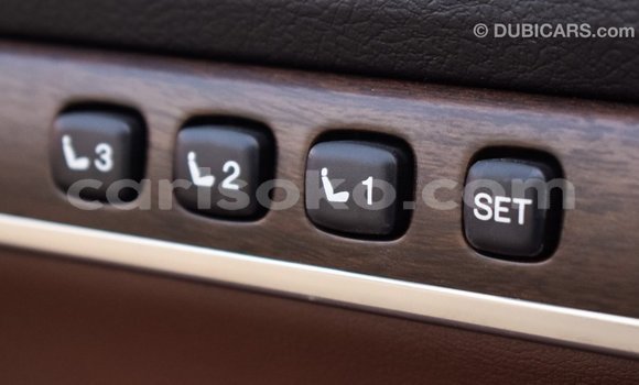 Acheter Import Voiture Toyota Land Cruiser Blanc à Import - Dubai, Rwanda Acheter Import Voiture Toyota Land Cruiser Blanc à Import - Dubai, Rwanda