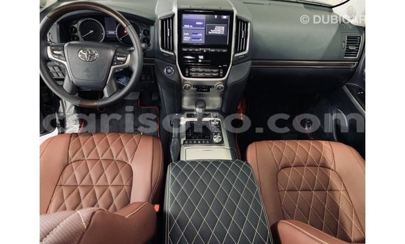 Buy Import Toyota Land Cruiser Black Car in Import - Dubai in Rwanda Buy Import Toyota Land Cruiser Black Car in Import - Dubai in Rwanda