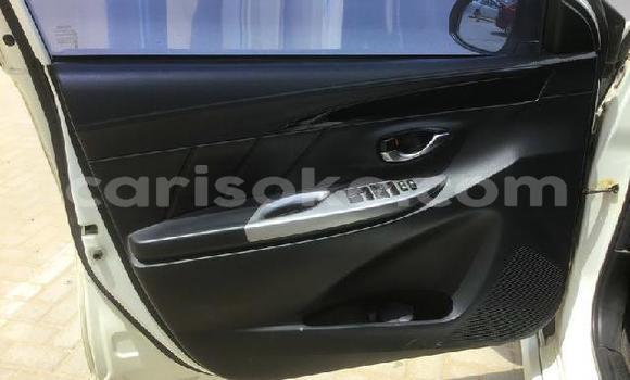 اشتري مستعمل Toyota Yaris Gris سيارة في Kigali في Rwanda اشتري مستعمل Toyota Yaris Gris سيارة في Kigali في Rwanda