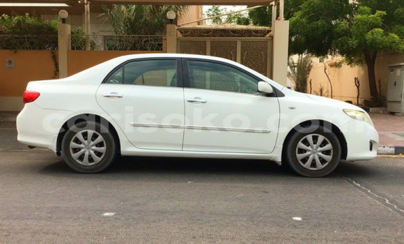 اشتري مستعمل Toyota Corolla Blanc سيارة في Kigali في Rwanda اشتري مستعمل Toyota Corolla Blanc سيارة في Kigali في Rwanda
