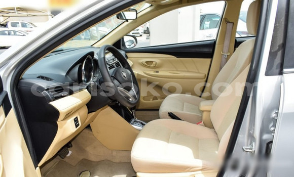 اشتري مستعمل Toyota Yaris Gris سيارة في Kigali في Rwanda اشتري مستعمل Toyota Yaris Gris سيارة في Kigali في Rwanda