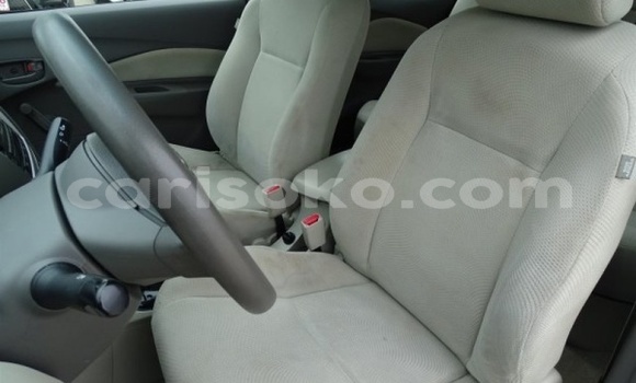 اشتري مستعمل Toyota Yaris Noir سيارة في Kigali في Rwanda اشتري مستعمل Toyota Yaris Noir سيارة في Kigali في Rwanda