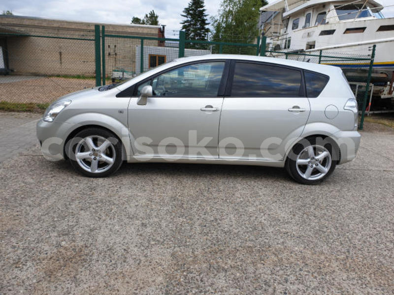 Big with watermark toyota corolla verso rwanda kigali 10015