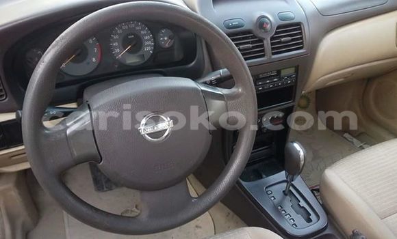Acheter Occasion Voiture Nissan Sunny Gris à Kigali, Rwanda Acheter Occasion Voiture Nissan Sunny Gris à Kigali, Rwanda