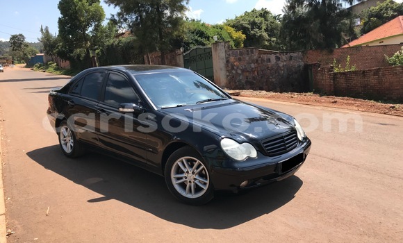 Acheter Occasion Voiture Mercedes‒Benz C-Class Noir à Kigali au Rwanda Acheter Occasion Voiture Mercedes‒Benz C-Class Noir à Kigali au Rwanda
