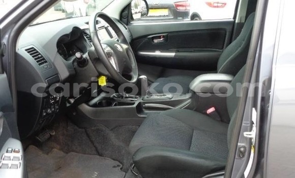 اشتري مستعمل Toyota Hilux Beige سيارة في Kigali في Rwanda اشتري مستعمل Toyota Hilux Beige سيارة في Kigali في Rwanda