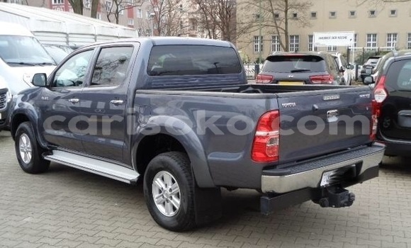 اشتري مستعمل Toyota Hilux Beige سيارة في Kigali في Rwanda اشتري مستعمل Toyota Hilux Beige سيارة في Kigali في Rwanda