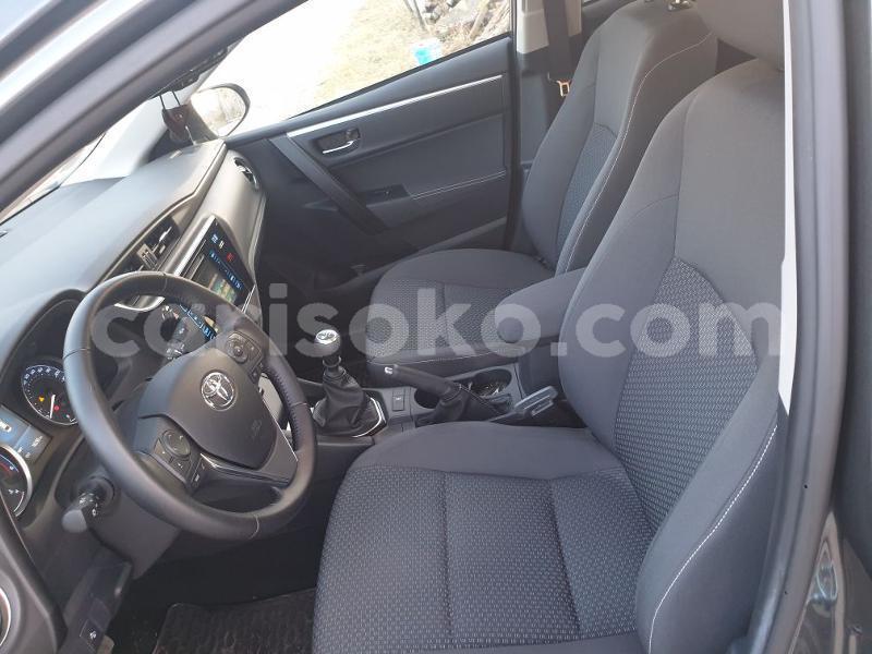 Big with watermark toyota corolla rwanda kigali 10082