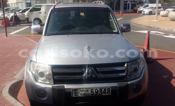 Acheter Occasion Voiture Mitsubishi Pajero Gris à Kigali, Rwanda Acheter Occasion Voiture Mitsubishi Pajero Gris à Kigali, Rwanda