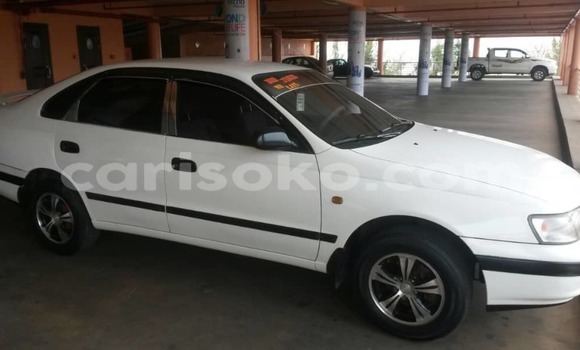 Acheter Occasion Voiture Toyota Carina Blanc à Kigali au Rwanda Acheter Occasion Voiture Toyota Carina Blanc à Kigali au Rwanda