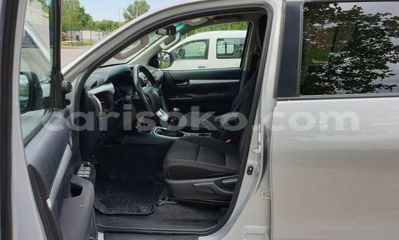 اشتري مستعمل Toyota Hilux Gris سيارة في Kigali في Rwanda اشتري مستعمل Toyota Hilux Gris سيارة في Kigali في Rwanda
