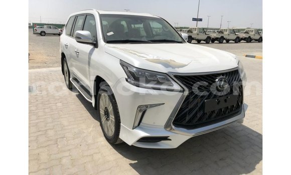 Acheter Import Voiture Lexus LX Blanc à Import - Dubai, Rwanda Acheter Import Voiture Lexus LX Blanc à Import - Dubai, Rwanda