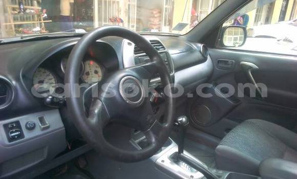 Acheter Occasion Voiture Toyota RAV4 Noir à Kigali au Rwanda Acheter Occasion Voiture Toyota RAV4 Noir à Kigali au Rwanda