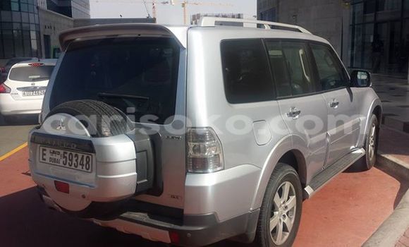 Acheter Occasion Voiture Mitsubishi Pajero Gris à Kigali, Rwanda Acheter Occasion Voiture Mitsubishi Pajero Gris à Kigali, Rwanda