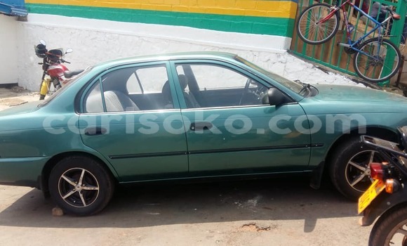 Acheter Occasion Voiture Toyota Corolla Vert à Kigali, Rwanda Acheter Occasion Voiture Toyota Corolla Vert à Kigali, Rwanda