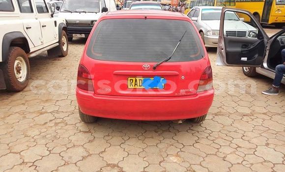 Acheter Occasion Voiture Toyota Starlet Rouge à Kigali, Rwanda Acheter Occasion Voiture Toyota Starlet Rouge à Kigali, Rwanda