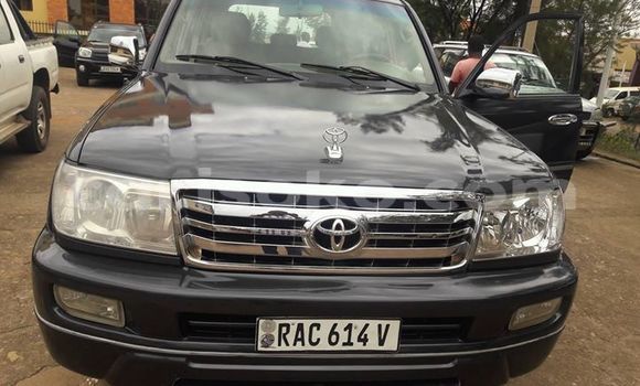 Acheter Occasion Voiture Toyota Land Cruiser Gris à Kigali, Rwanda Acheter Occasion Voiture Toyota Land Cruiser Gris à Kigali, Rwanda