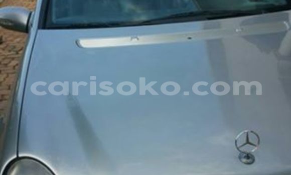 Acheter Occasion Voiture Mercedes-Benz C–Class Gris à Kigali, Rwanda Acheter Occasion Voiture Mercedes-Benz C–Class Gris à Kigali, Rwanda