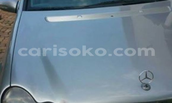 Acheter Occasion Voiture Mercedes-Benz C–Class Gris à Kigali, Rwanda Acheter Occasion Voiture Mercedes-Benz C–Class Gris à Kigali, Rwanda