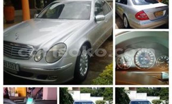 Acheter Occasion Voiture Mercedes-Benz E–Class Gris à Kigali, Rwanda