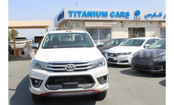 اشتري Imported Toyota Hilux Blanc سيارة في Import - Dubai في Rwanda اشتري Imported Toyota Hilux Blanc سيارة في Import - Dubai في Rwanda