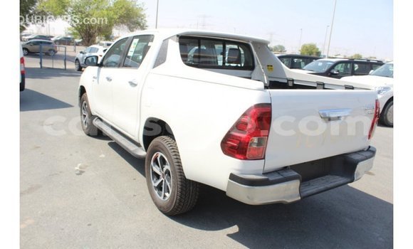 اشتري Imported Toyota Hilux Blanc سيارة في Import - Dubai في Rwanda اشتري Imported Toyota Hilux Blanc سيارة في Import - Dubai في Rwanda
