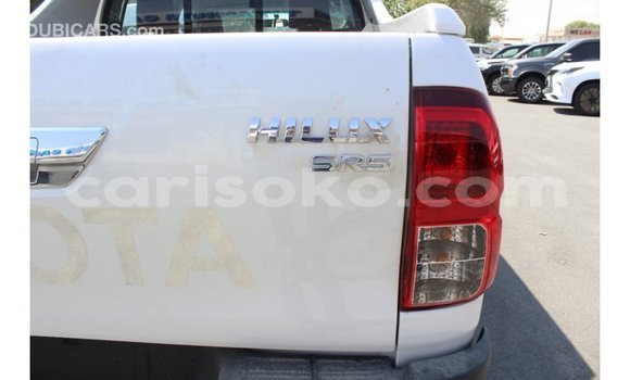 اشتري Imported Toyota Hilux Blanc سيارة في Import - Dubai في Rwanda اشتري Imported Toyota Hilux Blanc سيارة في Import - Dubai في Rwanda