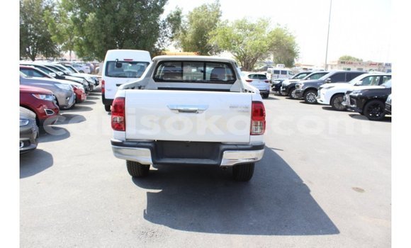 اشتري Imported Toyota Hilux Blanc سيارة في Import - Dubai في Rwanda اشتري Imported Toyota Hilux Blanc سيارة في Import - Dubai في Rwanda