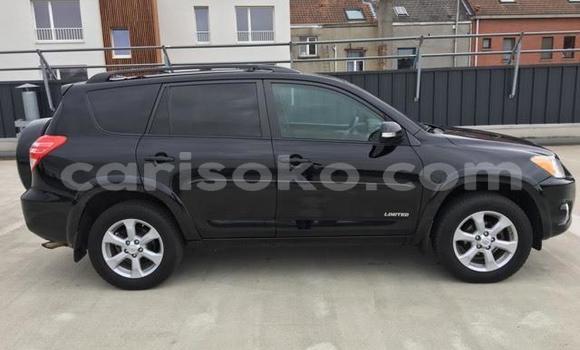 Sayi Na hannu Toyota RAV4 Beige Mota in Kigali a Rwanda Sayi Na hannu Toyota RAV4 Beige Mota in Kigali a Rwanda