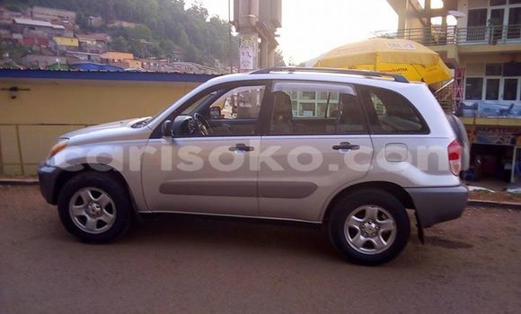 Acheter Occasion Voiture Toyota RAV4 Gris à Kigali, Rwanda Acheter Occasion Voiture Toyota RAV4 Gris à Kigali, Rwanda