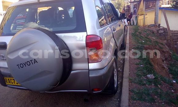 Acheter Occasion Voiture Toyota RAV4 Gris à Kigali, Rwanda Acheter Occasion Voiture Toyota RAV4 Gris à Kigali, Rwanda