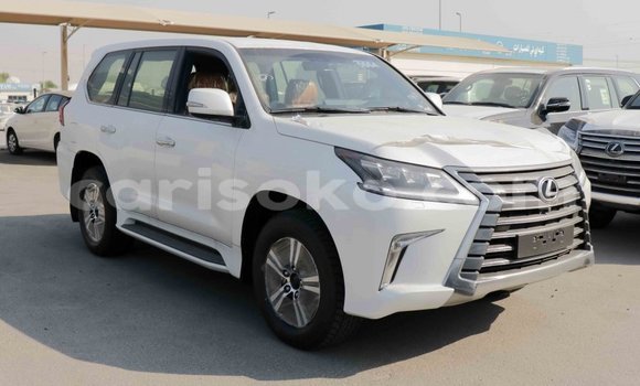 Acheter Import Voiture Lexus LX Blanc à Import - Dubai, Rwanda Acheter Import Voiture Lexus LX Blanc à Import - Dubai, Rwanda