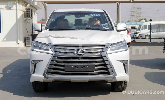 Acheter Import Voiture Lexus LX Blanc à Import - Dubai, Rwanda Acheter Import Voiture Lexus LX Blanc à Import - Dubai, Rwanda