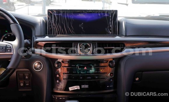 Acheter Import Voiture Lexus LX Blanc à Import - Dubai, Rwanda Acheter Import Voiture Lexus LX Blanc à Import - Dubai, Rwanda