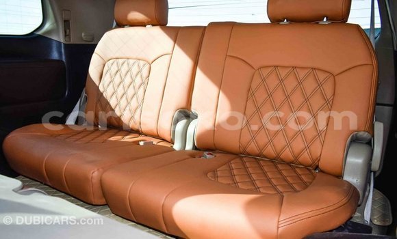 Acheter Import Voiture Toyota Land Cruiser Blanc à Import - Dubai, Rwanda Acheter Import Voiture Toyota Land Cruiser Blanc à Import - Dubai, Rwanda