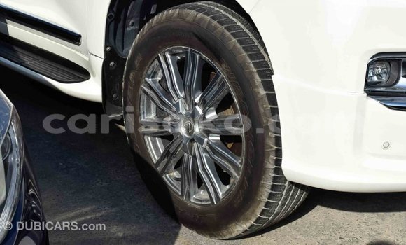 Acheter Import Voiture Toyota Land Cruiser Blanc à Import - Dubai, Rwanda Acheter Import Voiture Toyota Land Cruiser Blanc à Import - Dubai, Rwanda