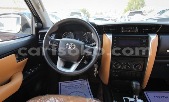 Acheter Import Voiture Toyota Fortuner Blanc à Import - Dubai, Rwanda Acheter Import Voiture Toyota Fortuner Blanc à Import - Dubai, Rwanda
