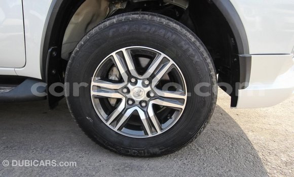 Acheter Import Voiture Toyota Fortuner Blanc à Import - Dubai, Rwanda Acheter Import Voiture Toyota Fortuner Blanc à Import - Dubai, Rwanda