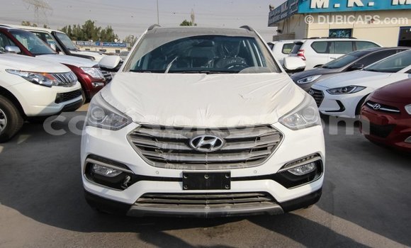 Acheter Import Voiture Hyundai Santa Fe Blanc à Import - Dubai, Rwanda Acheter Import Voiture Hyundai Santa Fe Blanc à Import - Dubai, Rwanda