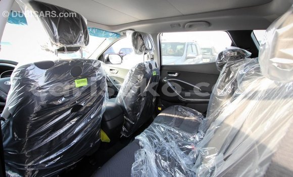 Acheter Import Voiture Hyundai Santa Fe Blanc à Import - Dubai, Rwanda Acheter Import Voiture Hyundai Santa Fe Blanc à Import - Dubai, Rwanda