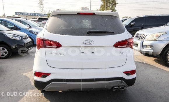 Acheter Import Voiture Hyundai Santa Fe Blanc à Import - Dubai, Rwanda Acheter Import Voiture Hyundai Santa Fe Blanc à Import - Dubai, Rwanda