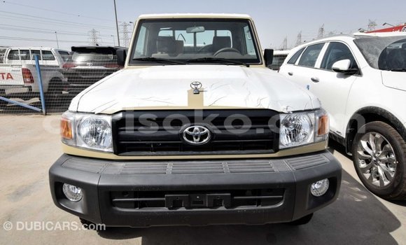 Acheter Import Voiture Toyota Land Cruiser Beige à Import - Dubai, Rwanda Acheter Import Voiture Toyota Land Cruiser Beige à Import - Dubai, Rwanda