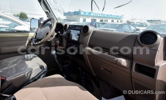Acheter Import Voiture Toyota Land Cruiser Beige à Import - Dubai, Rwanda Acheter Import Voiture Toyota Land Cruiser Beige à Import - Dubai, Rwanda