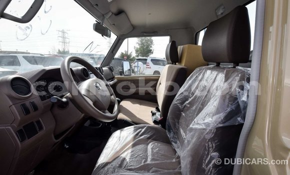 Acheter Import Voiture Toyota Land Cruiser Beige à Import - Dubai, Rwanda Acheter Import Voiture Toyota Land Cruiser Beige à Import - Dubai, Rwanda