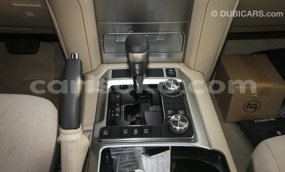 Acheter Import Voiture Toyota Land Cruiser Noir à Import - Dubai, Rwanda Acheter Import Voiture Toyota Land Cruiser Noir à Import - Dubai, Rwanda