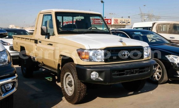 Acheter Import Voiture Toyota Land Cruiser Beige à Import - Dubai, Rwanda Acheter Import Voiture Toyota Land Cruiser Beige à Import - Dubai, Rwanda